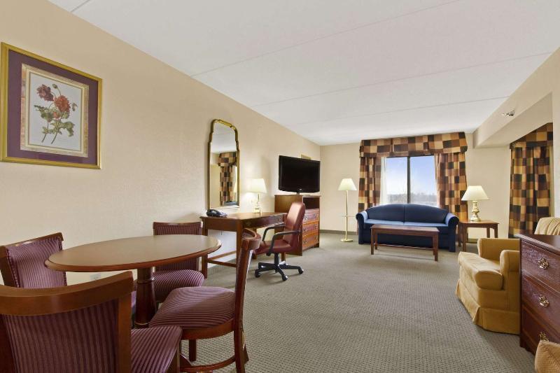 Holiday Inn Cleveland By Ihg Экстерьер фото