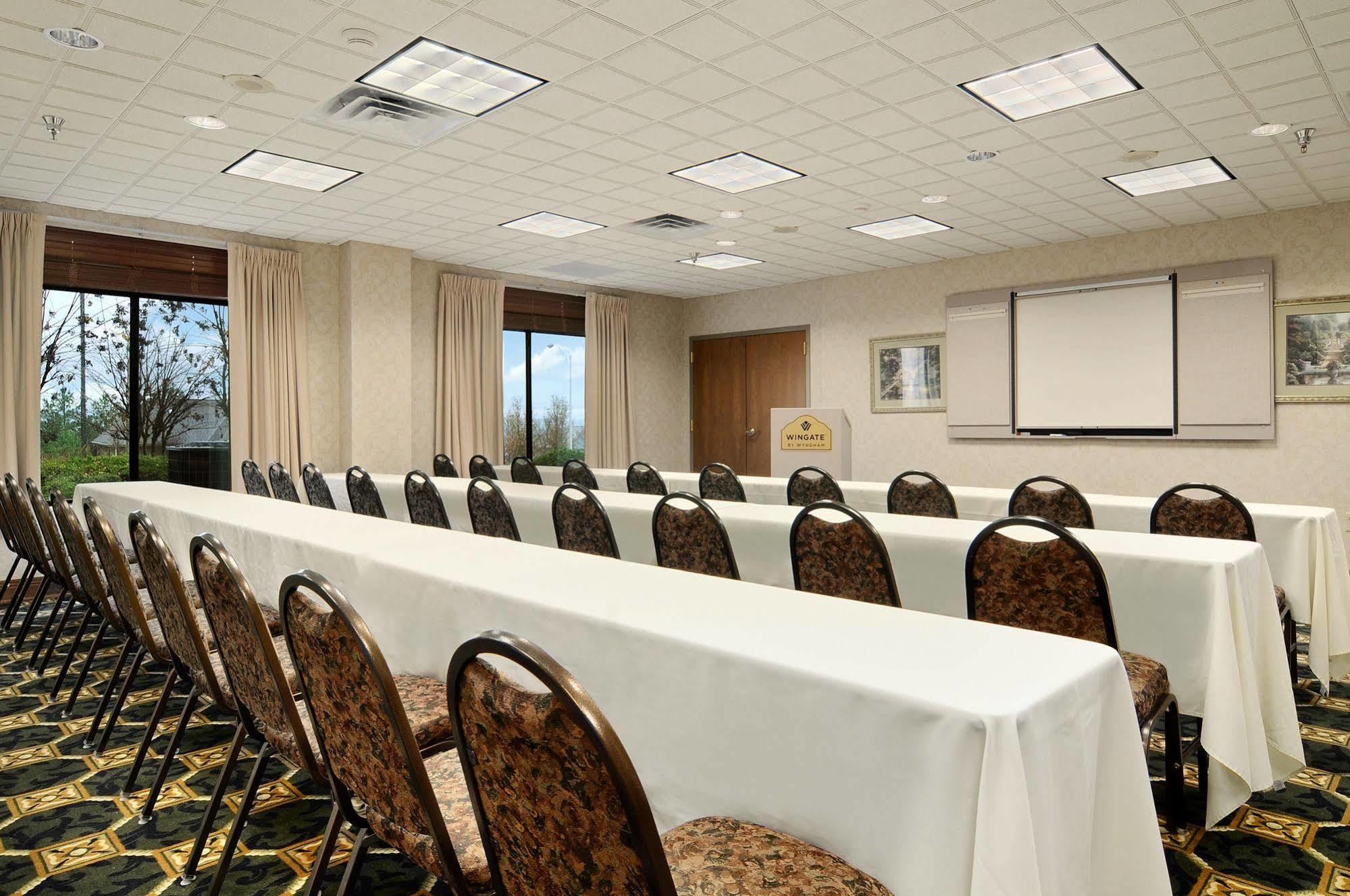 Holiday Inn Cleveland By Ihg Экстерьер фото