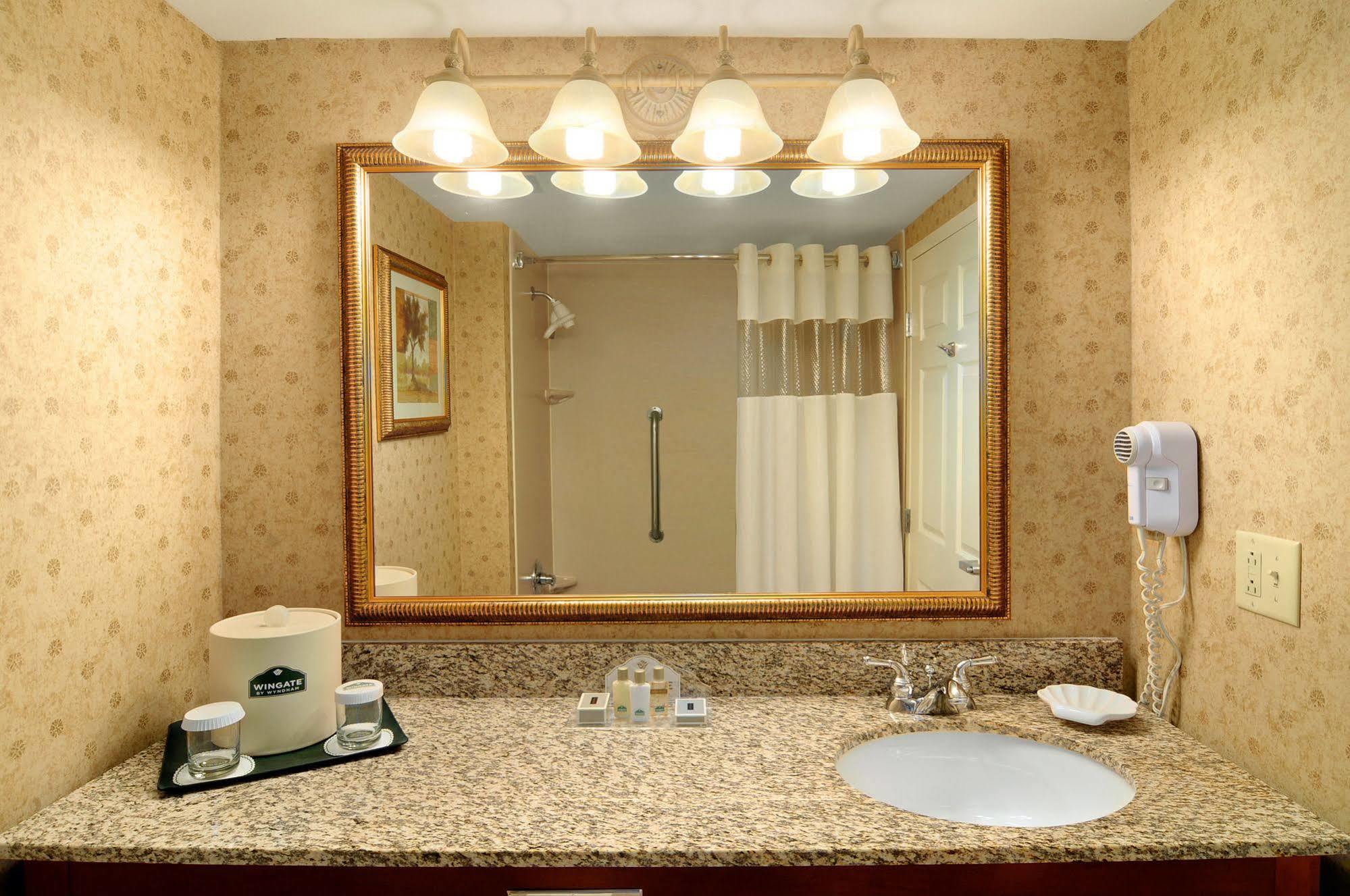 Holiday Inn Cleveland By Ihg Экстерьер фото