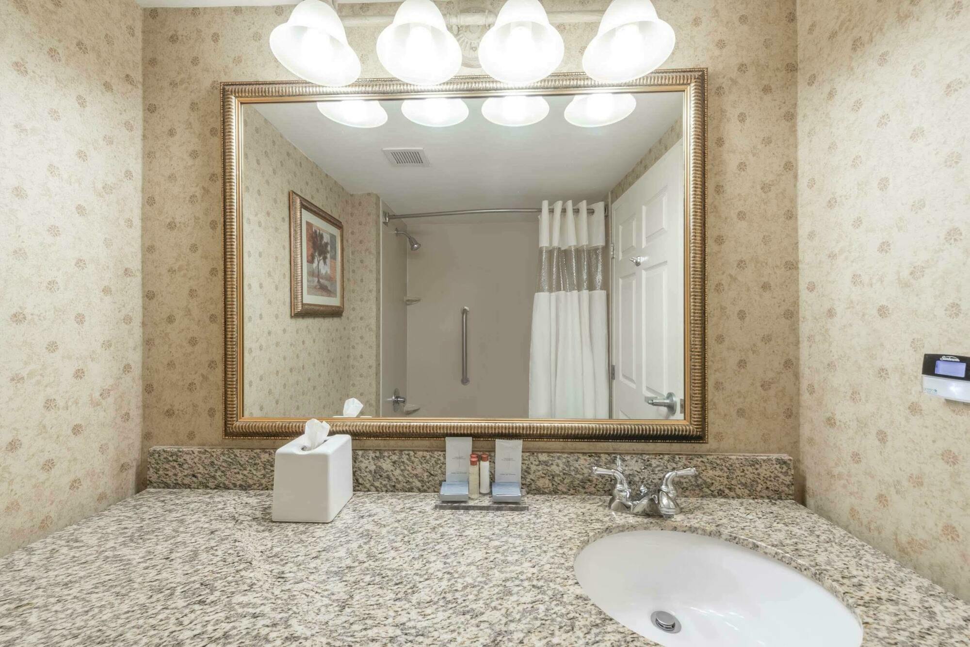 Holiday Inn Cleveland By Ihg Экстерьер фото